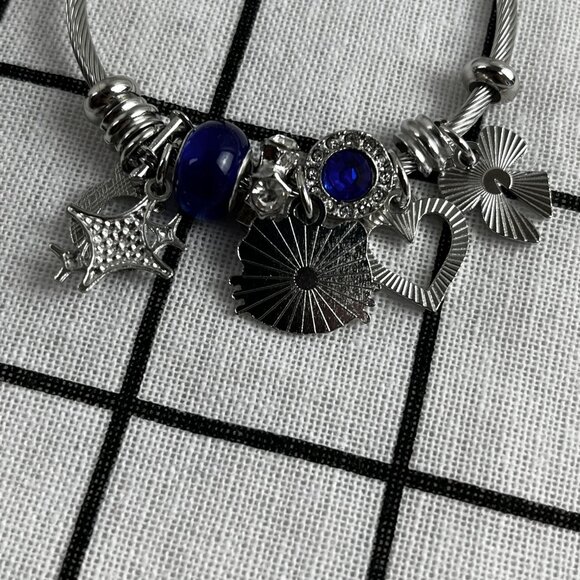 454 Blue Hello Kitty Bracelet cute - Picture 3 of 4